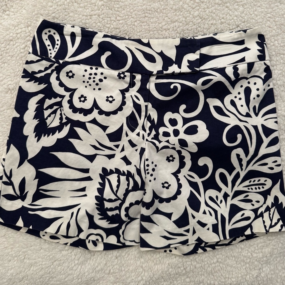 EUC INC International Concepts Floral Print Women's Shorts Size 6